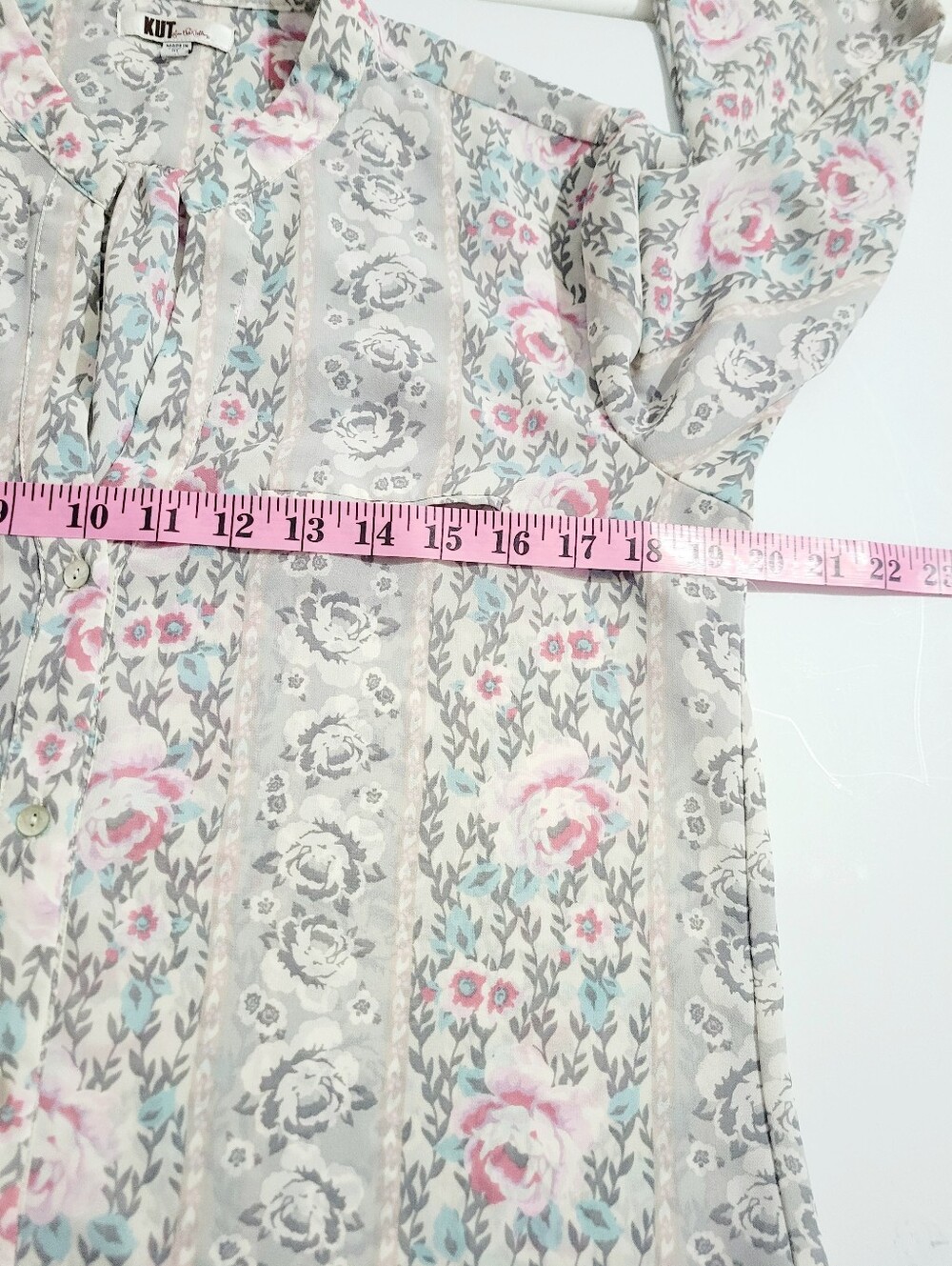 KUT from the Kloth Floral Blouse Medium Gray Pink Button Front Long Sleeve Top - Picture 9 of 12